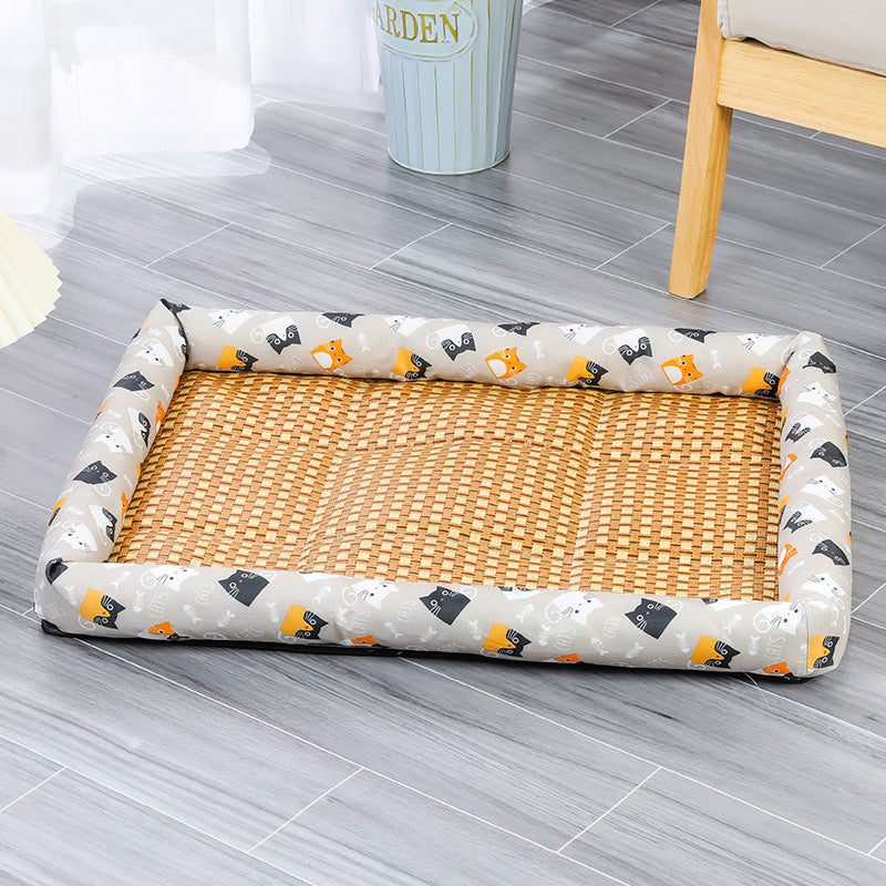 Pet mat with rattan material