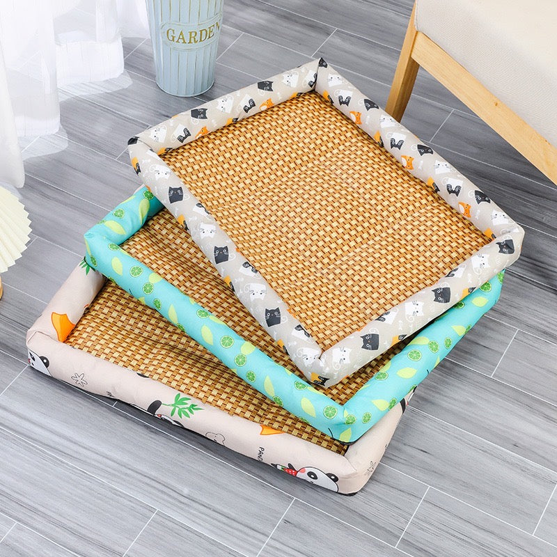 Pet mat with rattan material